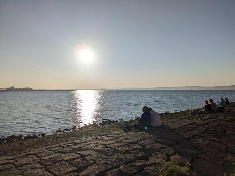 Peaceful Oasis By The Sea Apartment Edinburgh Exterior photo