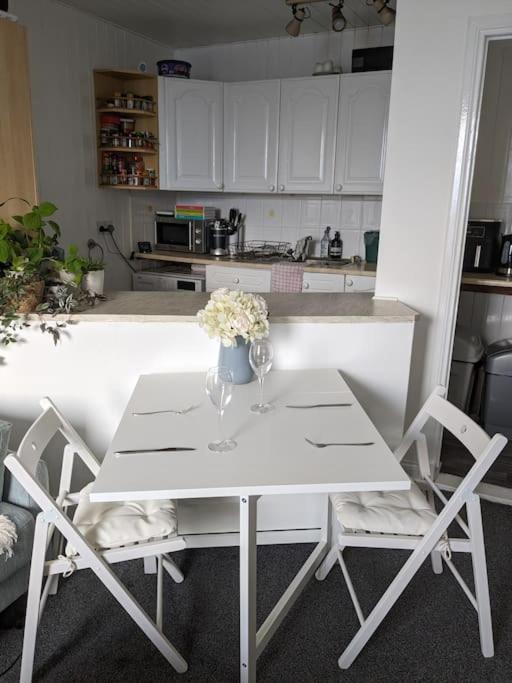 Peaceful Oasis By The Sea Apartment Edinburgh Exterior photo